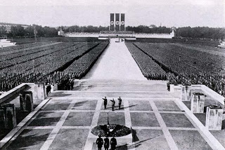 segunda_guerra_orange-NaziPartyDay_1934c